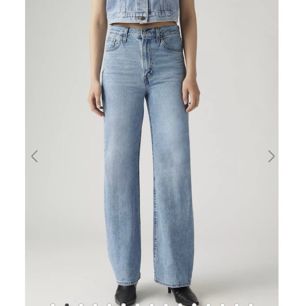 Levi’s Ribcage Straight Jeans Women’s Size 30 x 32 Light Wash High Rise NWT